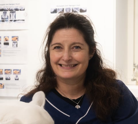 Astrid V. Vikaune, veterinær og veterinærkiropraktor